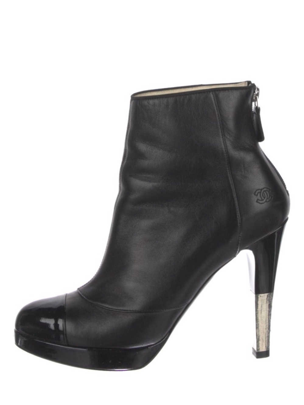 CHANEL Black Leather Boots. Size 40.